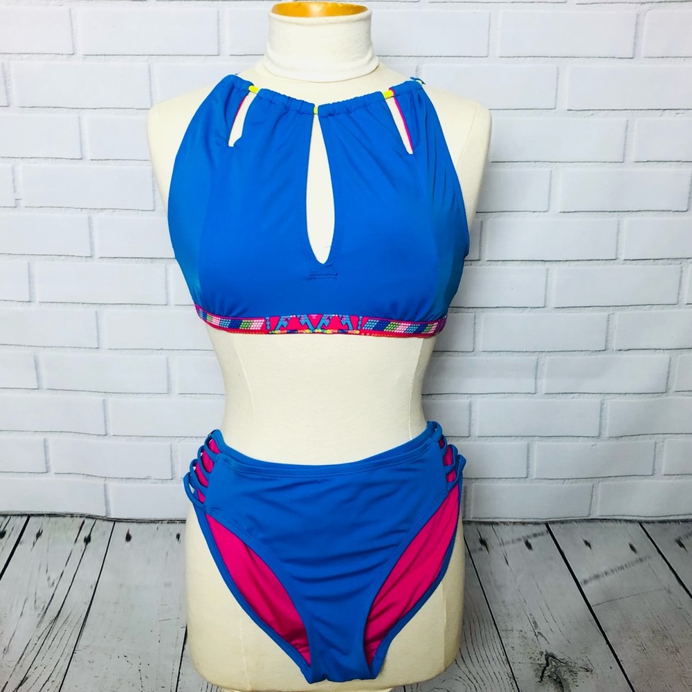 URBAN SEAS BIKINI WITH CUT OUTS|| Blue Pink|| XL